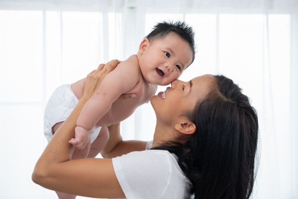 Sữa mẹ có chứa hormone giúp mẹ con gần gũi hơn